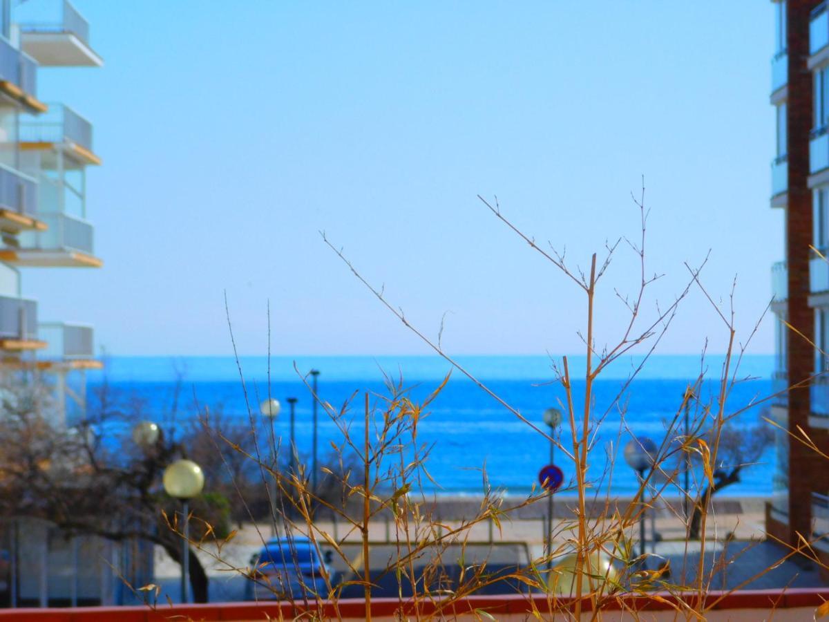 Con Gran Terraza Con Vistas Al Mar En Apartamento